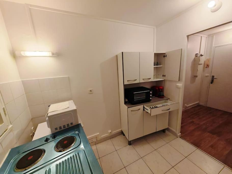 F1 Equipe Avec Ascenseur, Parking Et Pres Des Transports Appartement *