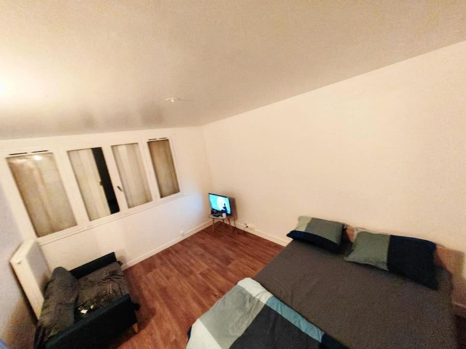 F1 Equipe Avec Ascenseur, Parking Et Pres Des Transports Appartement Argenteuil