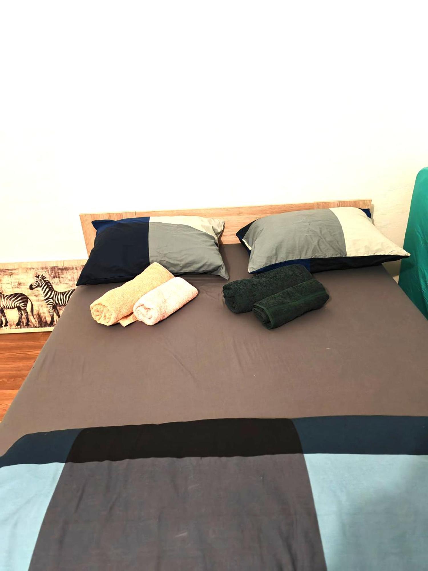 Appartement F1 Equipe Avec Ascenseur, Parking Et Pres Des Transports *